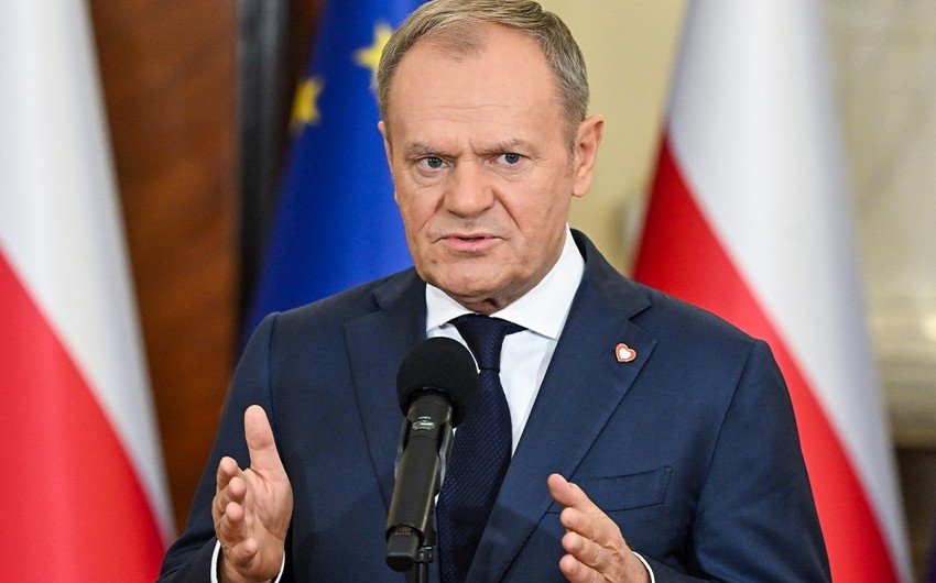 Polşanın baş nazirindən qəribə hərəkət