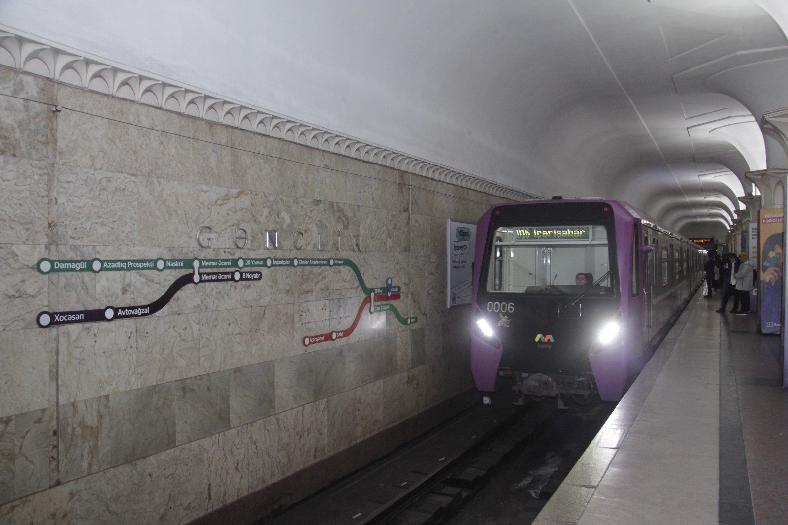 Bakı metropolitenində tarixi nailiyyət: interval 1 dəqiqə 45 saniyəyə endirildi