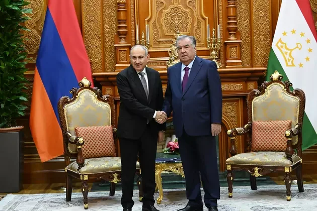 Paşinyan və Rəhmon İrəvanla Bakı arasında münasibətlərin normallaşdırılmasını müzakirə ediblər