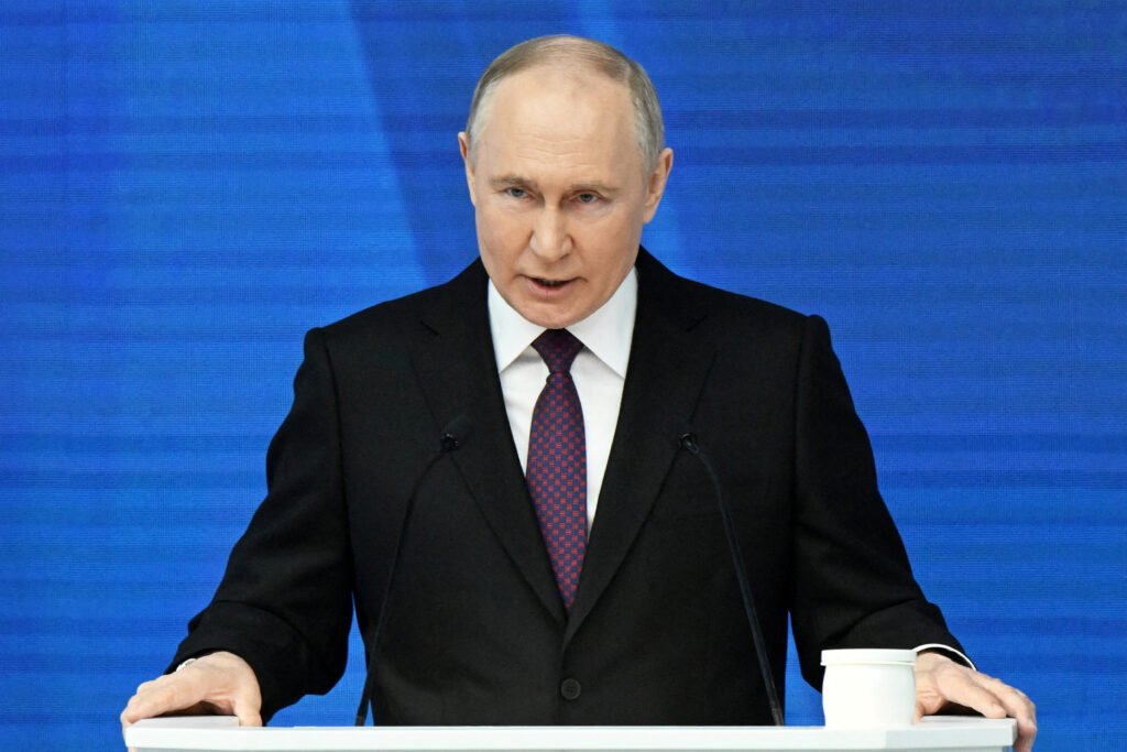 Putin: Rusiyada miqrantlar qanuna tabe olmalıdırlar Vladimir Putin