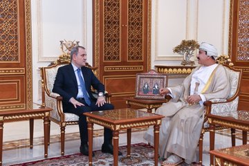 Ceyhun Bayramov Omanın Kral Ofisinin naziri ilə görüşüb