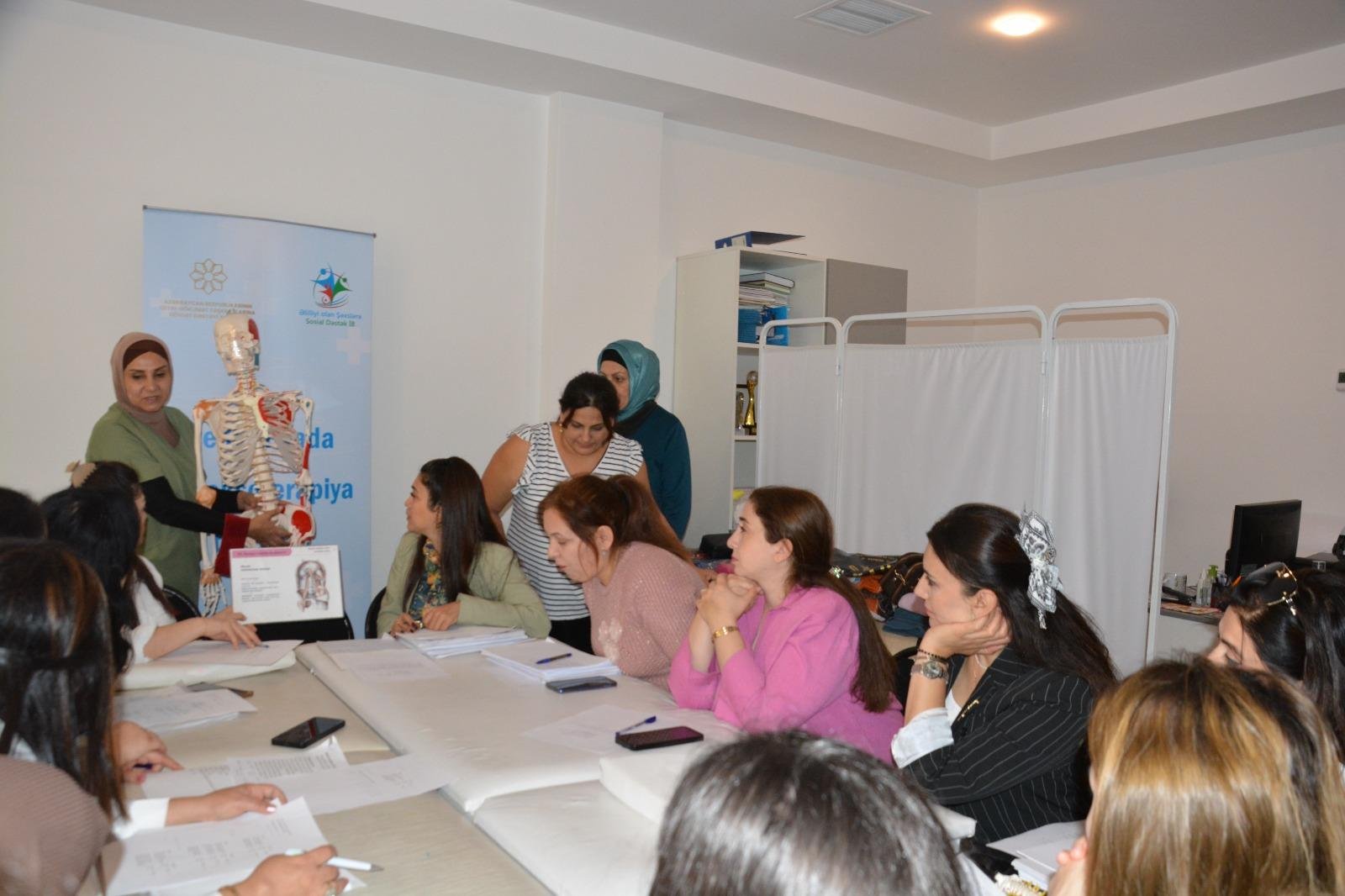 “Pediatriyada Refleksoterapiya” layihəsinin təlimləri uğurla başa çatdı - FOTOLAR