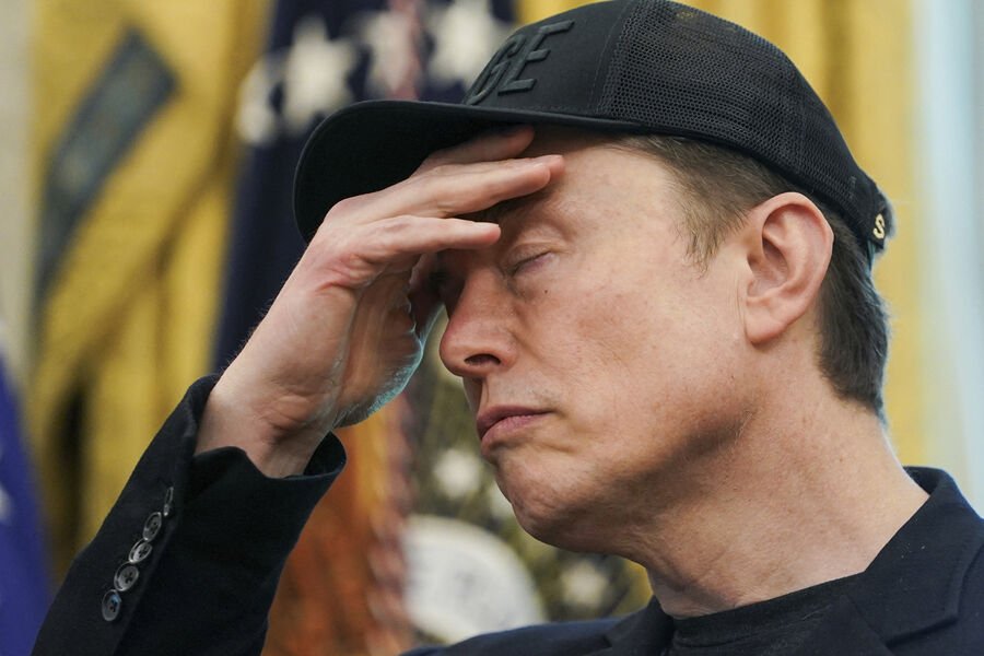 Mask, neyron şəbəkəsinin Qrok tərəfindən düşmən təlimatlarının köməyi ilə "pozulduğundan" şübhələnir