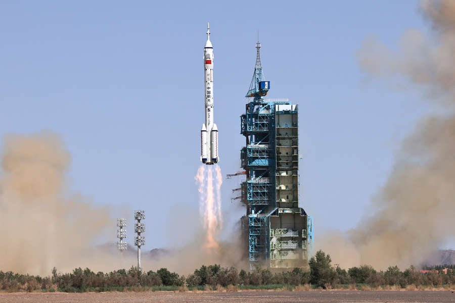 Ekipajı olmayan Çin kosmik gəmisi orbitə buraxıldı