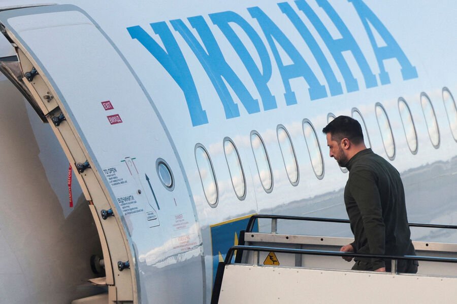 İrlandiya üzərində Zelenskini dörd naməlum dron müşayiət edib