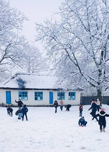 Qarlı hava şəraiti bəzi ucqar məktəblərdə davamiyyətə qısamüddətli təsir göstərib
