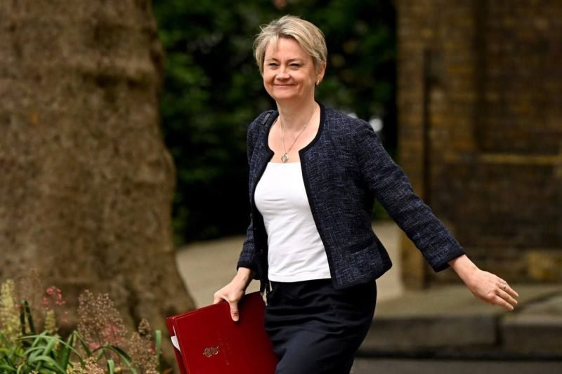 B.Britaniyanın XİN başçısı: "Ümid edirəm, artıq daha yaxşı mərhələdəyik”