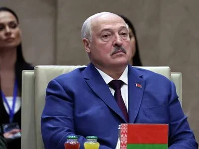 Lukaşenko: Belarus istənilən təcavüzkarın alovunu soyutmağa qadir ordu yaradır