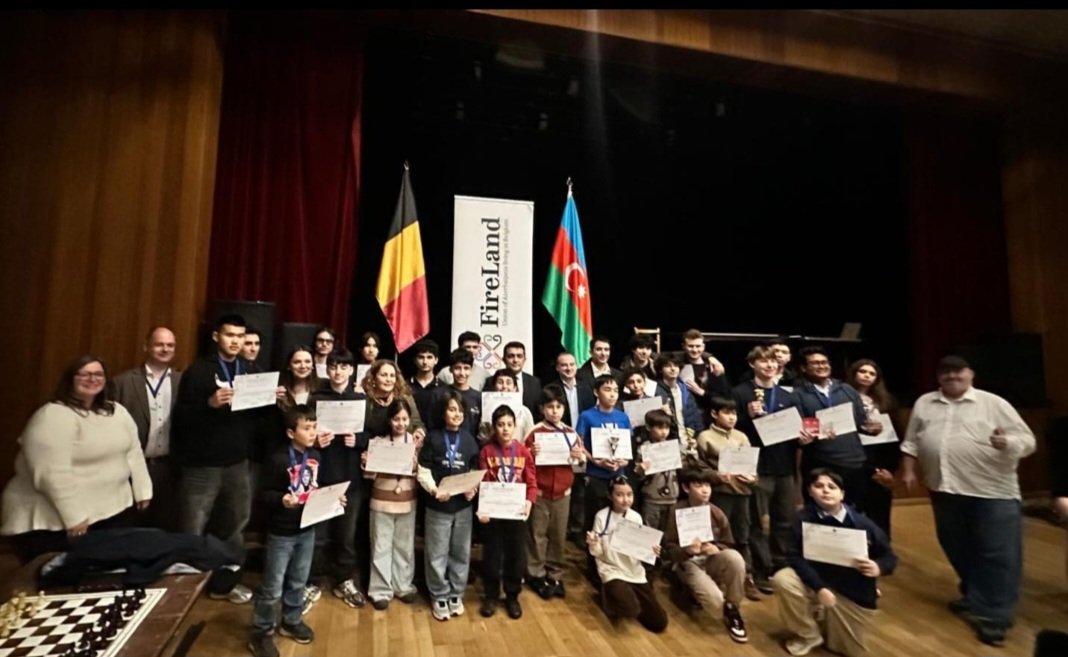 Fireland Azərbaycanlılar Birliyi Brüsseldə “Dostluq qazansın” şüarı ilə III Beynəlxalq Şahmat Turniri təşkil edib