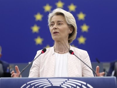 Ursula fon der Leyen Kiyevə müharibənin dördüncü ildönümündə gəlib.