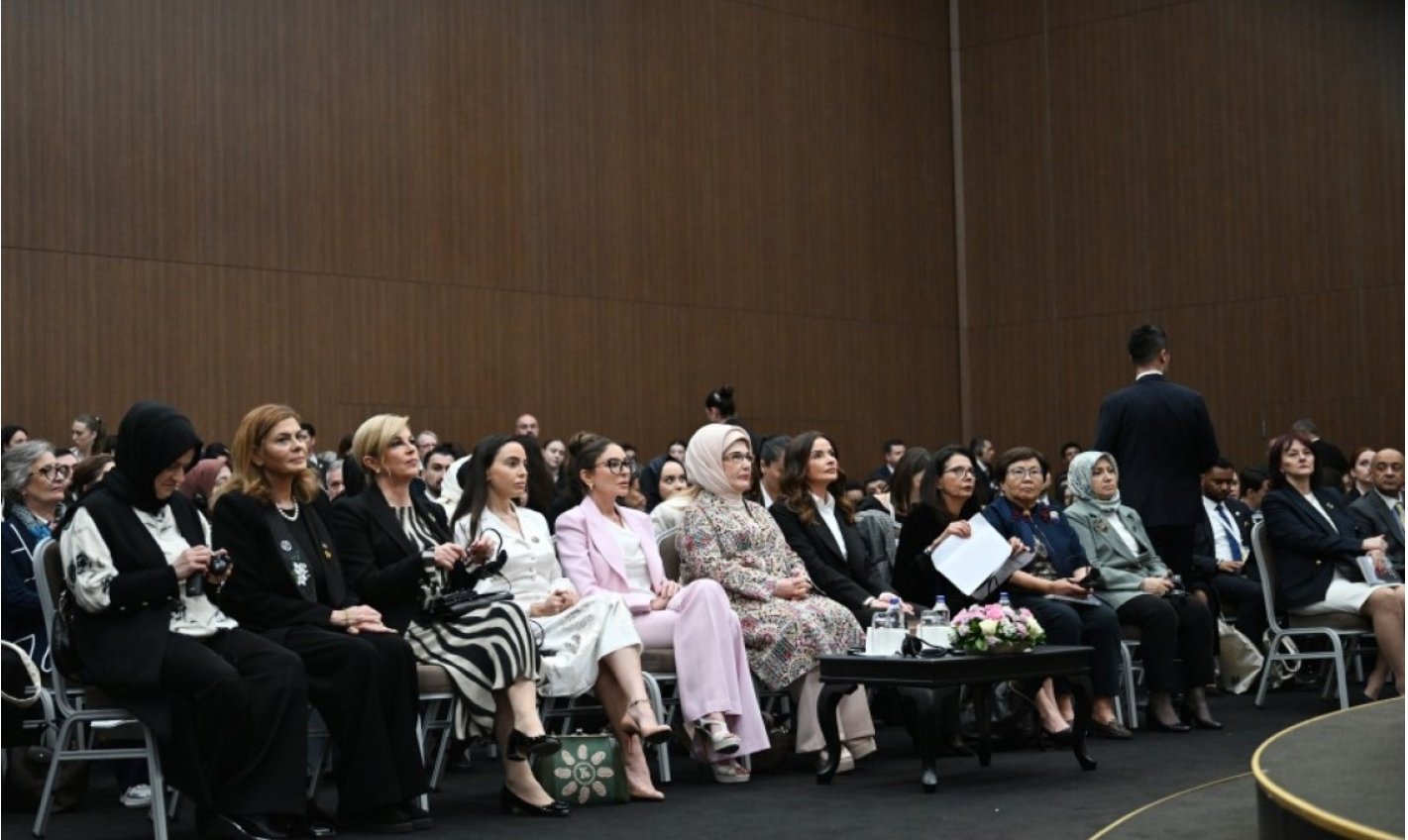 Mehriban Əliyeva Antalya Diplomatiya Forumu çərçivəsində paneldə iştirak edib - FOTO