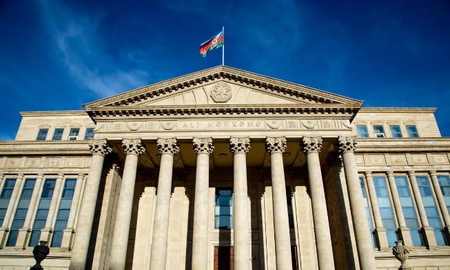 Ali Məhkəmə: Xüsusi statusla mənzillə təminat yalnız bir dəfə mümkündür