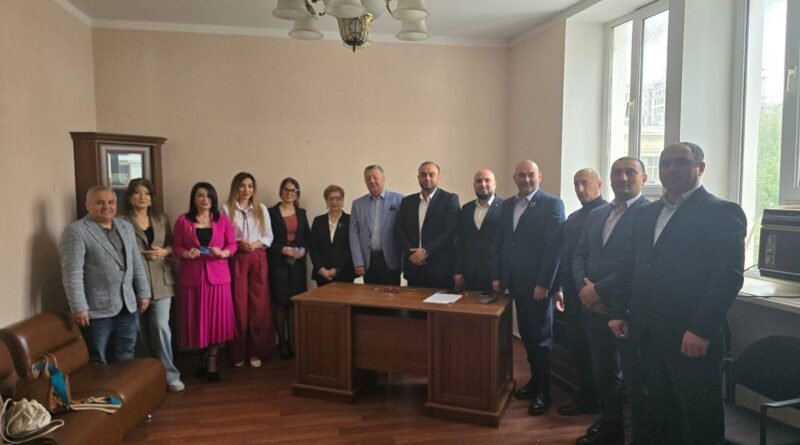 Bir qrup sayt rəhbəri, tanınmış media nümayəndəsi və teleekspert Azərbaycan Jurnalistlər Birliyinə üzv qəbul olundu