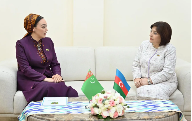 Sahibə Qafarova Buxarada Türkmənistan Məclisinin sədri ilə görüşüb