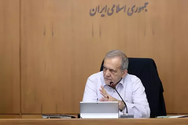 Pezeşkian Pakistan rəsmisi ilə ABŞ-İran danışıqlarını müzakirə edib