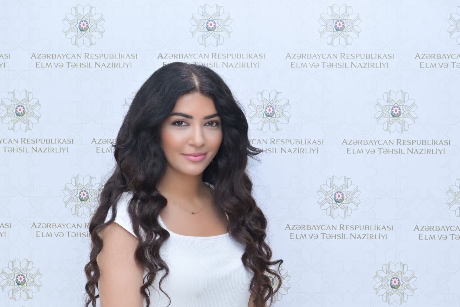 Ulu Öndər Heydər Əliyevin siyasi iradəsi və fədakarlığı sayəsində Azərbaycan öz dövlətçiliyini qoruya bildi - Özəl