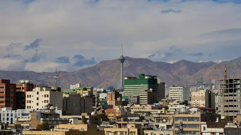 TEHRAN DONDURULMUŞ AKTİVLƏRİN BİR HİSSƏSİNİN AZAD EDİLMƏSİNİ TƏLƏB EDİR