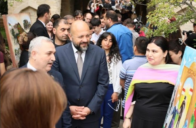 İçərişəhərdə “Qarabağ Mədəniyyət Xəritəsi – Hər Rayonun Öz Səsi” festivalının açılışı olub