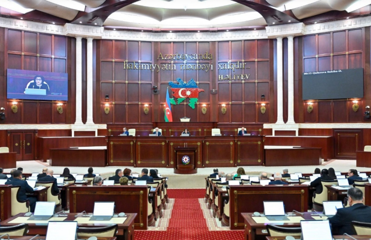 Milli Məclisin növbədənkənar sessiyası çərçivəsində ilk iclası başlayıb