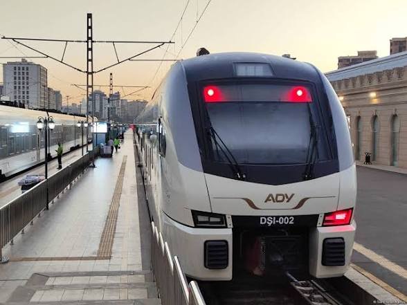 Azərbaycan Dəmir Yollarında  su böhranı - Reklam var, xidmət yoxdur