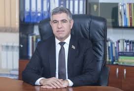 Deputat: "Bakıda tezliklə dəyişkən iş qrafikinə keçilə bilər"