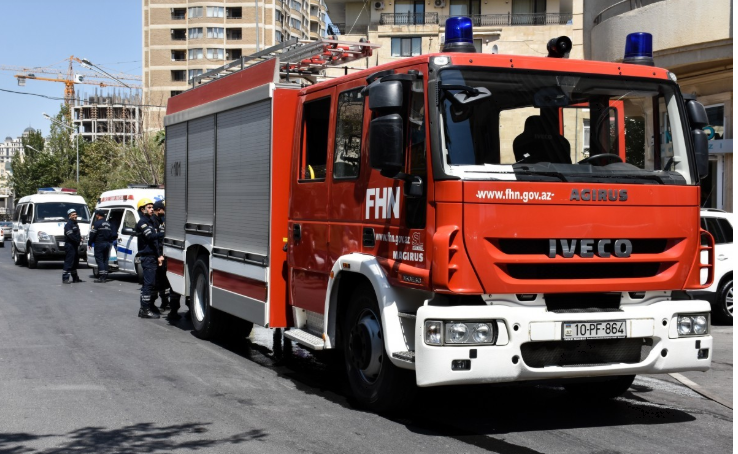 Bakıda obyektdə yanğın başlayıb