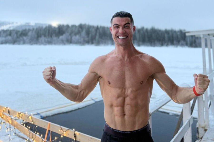 Ronaldonu görən məşhur bloqer göz yaşlarını saxlaya bilmədi