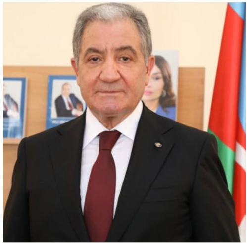 PROFESSOR YAZIR: ONUN BÖYUK ADI  VƏ KÖLGƏSİ  HƏMİŞƏ ÜSTÜMÜZDƏDİR
