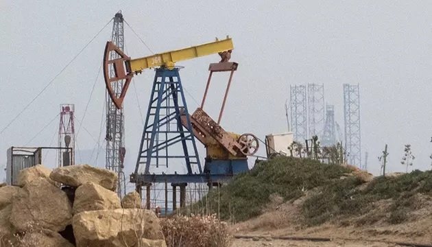 ABŞ–İran qeyri-müəyyənliyi neft qiymətlərini yenidən bahalaşdırdı