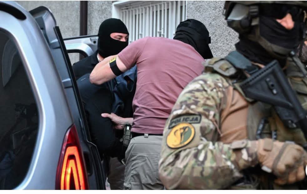Putinin tənqidçisi olan rəssamı Polşada öldurməyə görə azərbaycanlı ittiham edildi