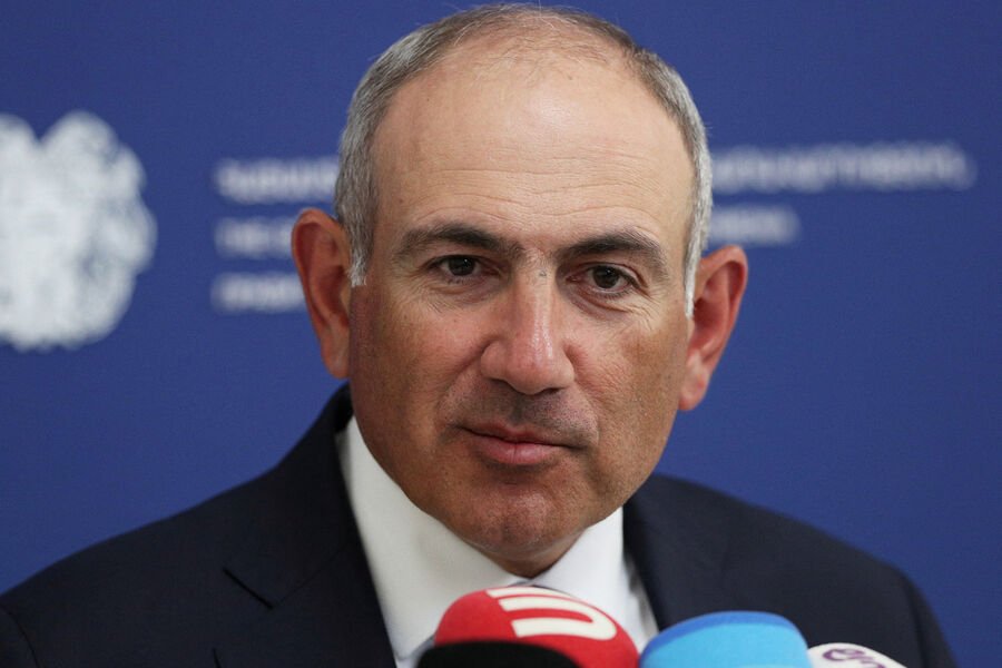 Paşinyan seçkilərdən sonra ilk dəfə Rusiyaya səfər edib