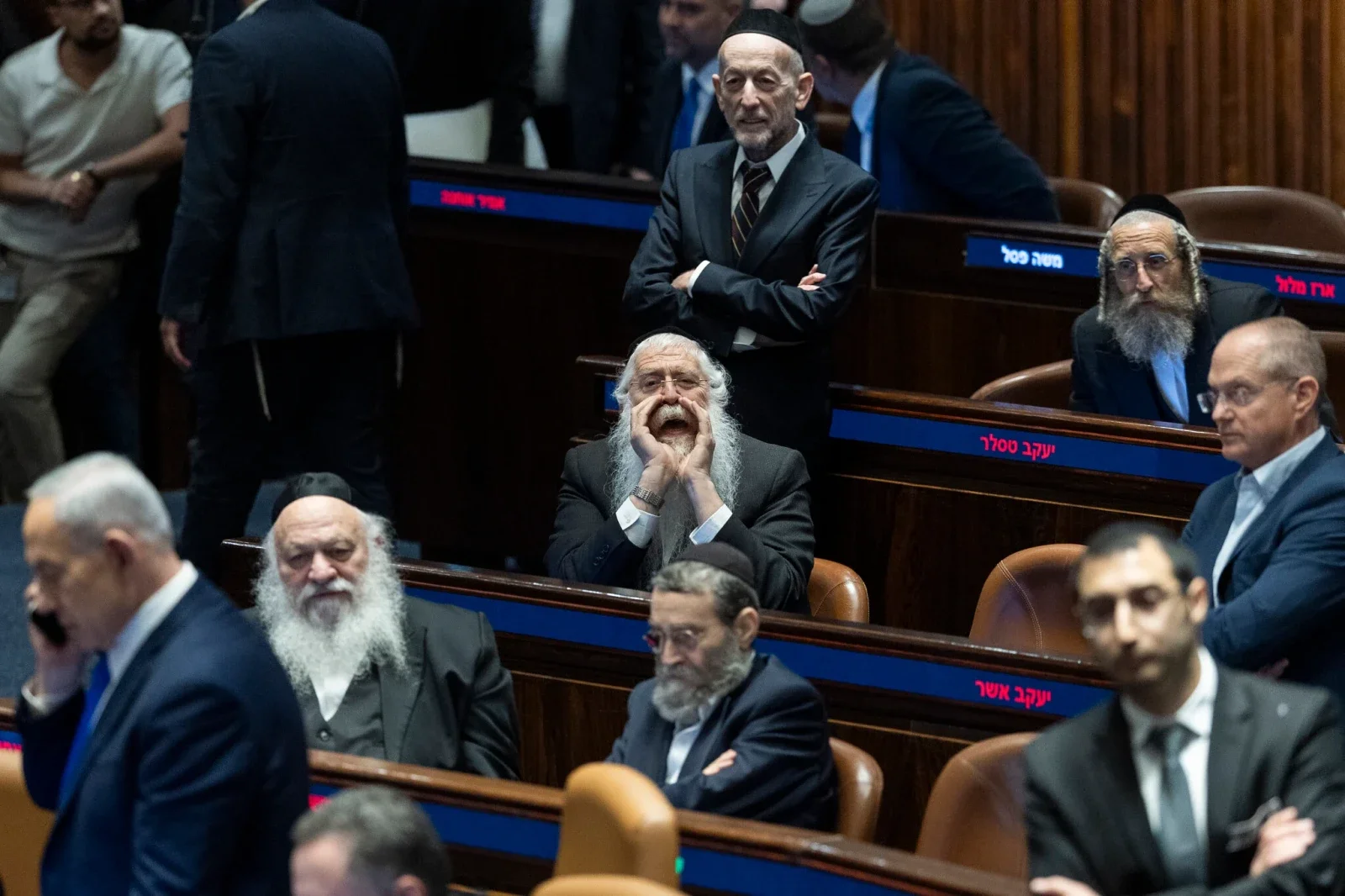 İsrail parlamentində Netanyahuya etiraz: "Xəyanətkar", "Rədd ol!" şüarları səsləndirildi