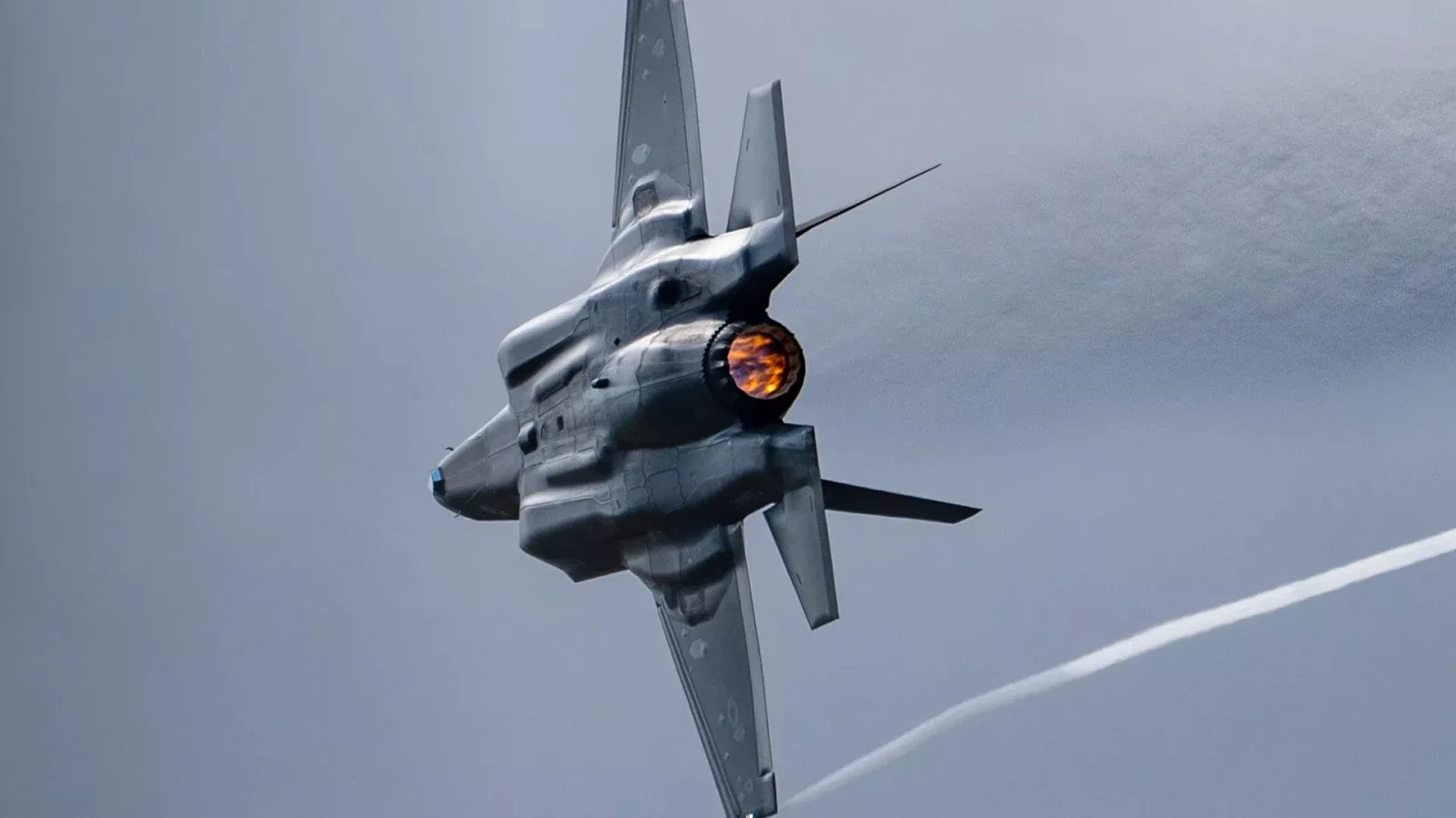 Yaponiyada sakinlər F-35B qırıcılarının gecə uçuşlarının qadağan edilməsi tələbi ilə məhkəməyə müraciət ediblər