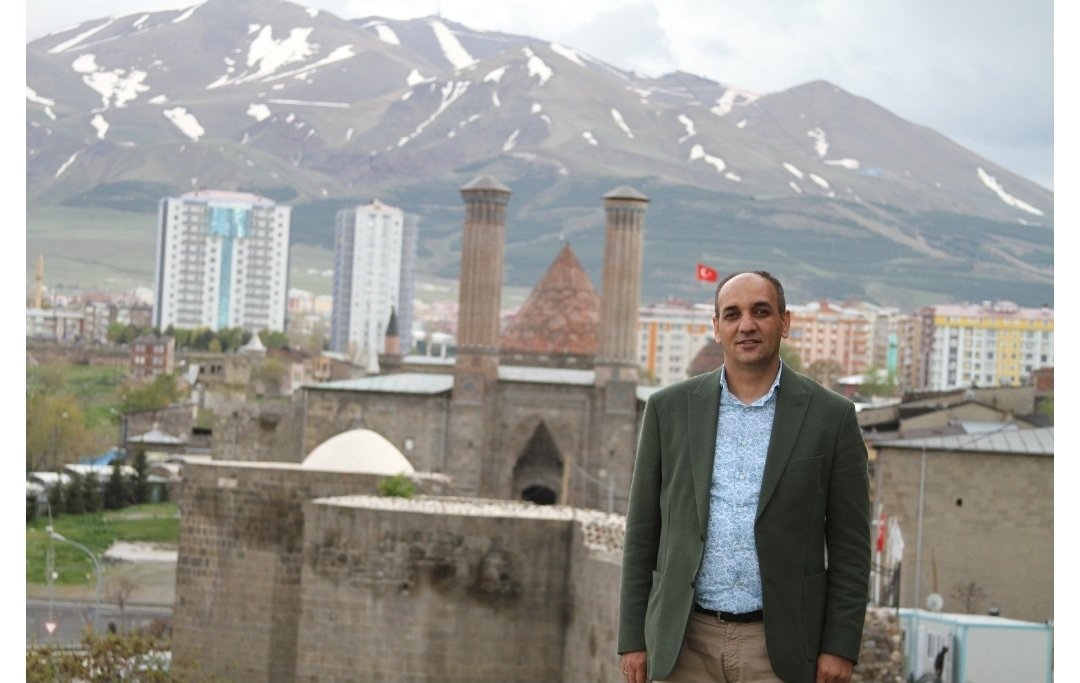 Tebdili Mekânda Ferahlık Ararken Yüreğimize Oturan Taş