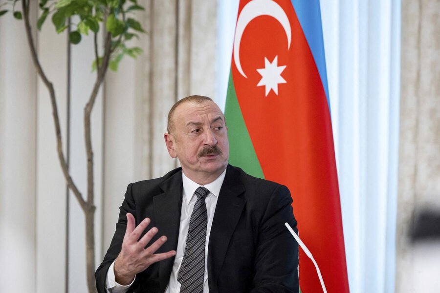 Prezident İlham Əliyevə İrpen şəhərinin fəxri vətəndaşı sertifikatı təqdim olunub