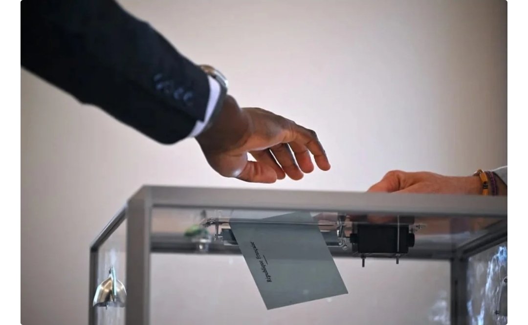 Fransa prezident seçkilərinə Rusiyanın müdaxiləsini araşdırır