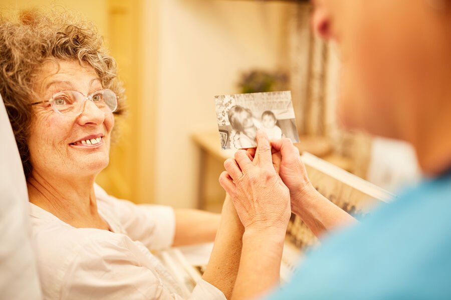 Alimlərdən Alzheimer xəstəliyi ilə bağlı yeni ehtimal: qan köçürülməsi risk yarada bilərmi?