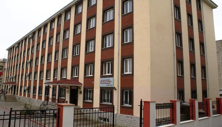 BDU-nun nəzdində “Gənc istedadlar” liseyinin məzunlarının hamısı ali məktəbə qəbul olunub