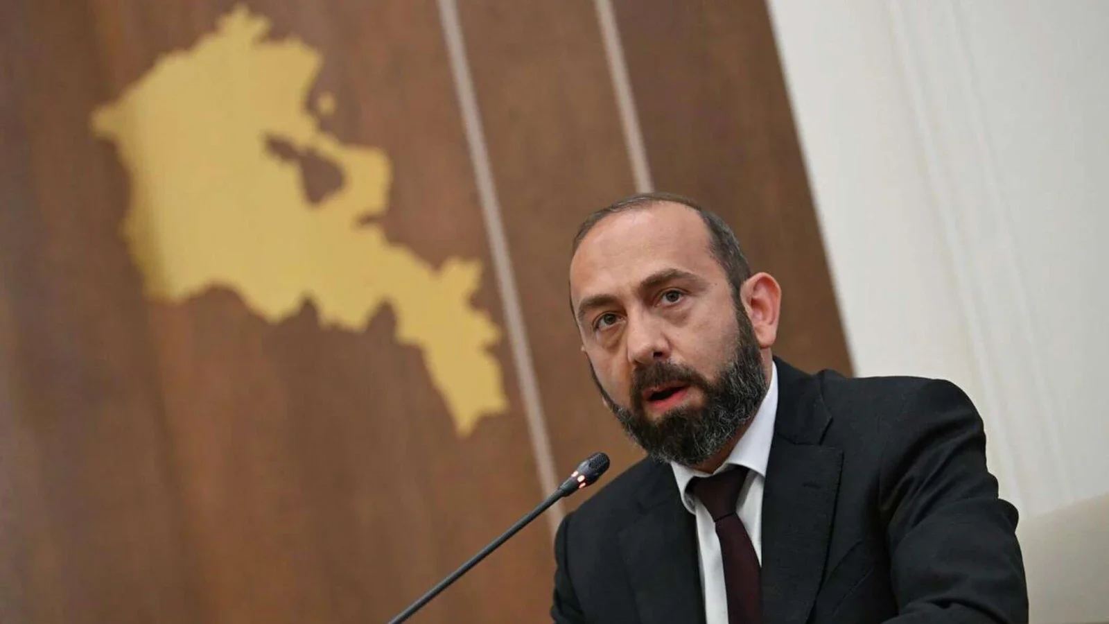 A.Mirzoyan: Dəmir yolları ilə bağlı elə qərar tapılacaq ki, həm Ermənistan qazansın, həm də Rusiya inciməsin