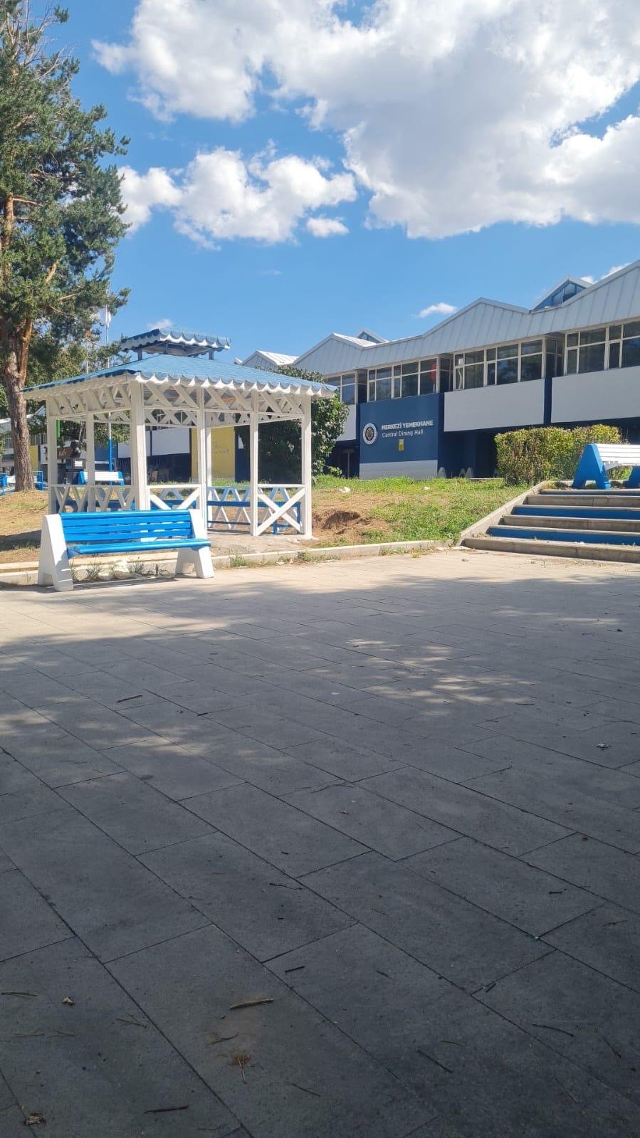 Atatürk Üniversitesi’nde Erzurumspor Ruhu: Kampüste “Gök Mavi, Yerler Beyaz” Dokunuşu