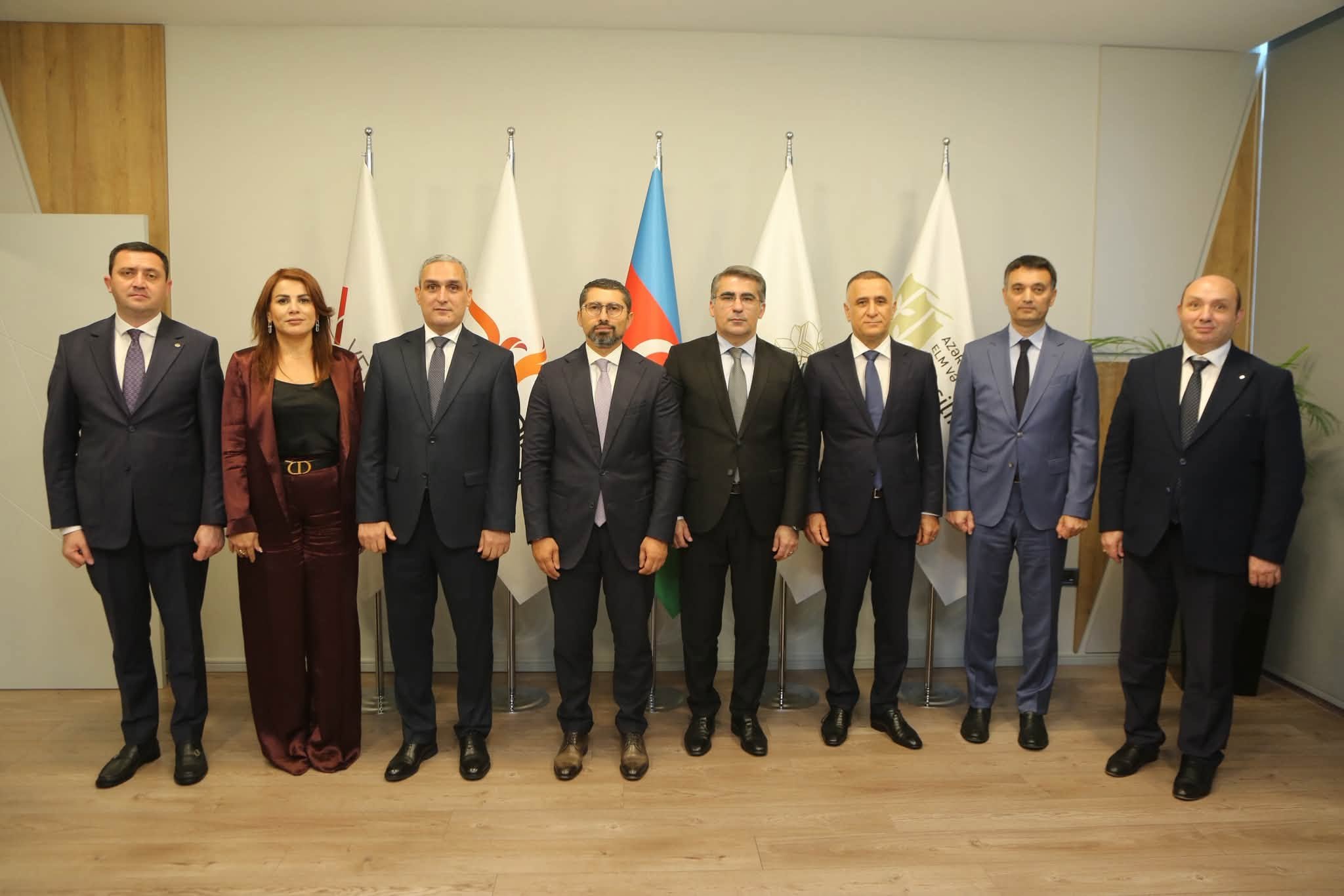 Veysəloğlu Qarabağda təhsilə dəstək göstərəcək