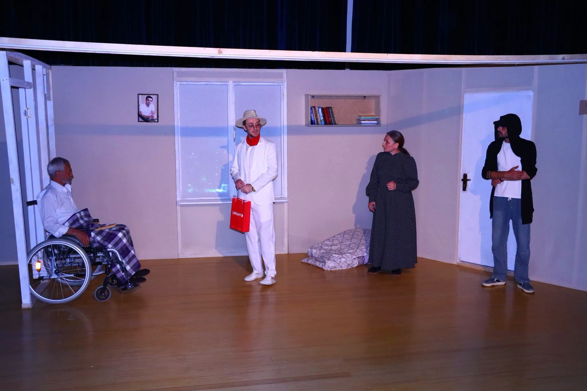 Gəncə teatrında narkomaniyanın fəsadlarından bəhs edən tamaşa hazırlanıb