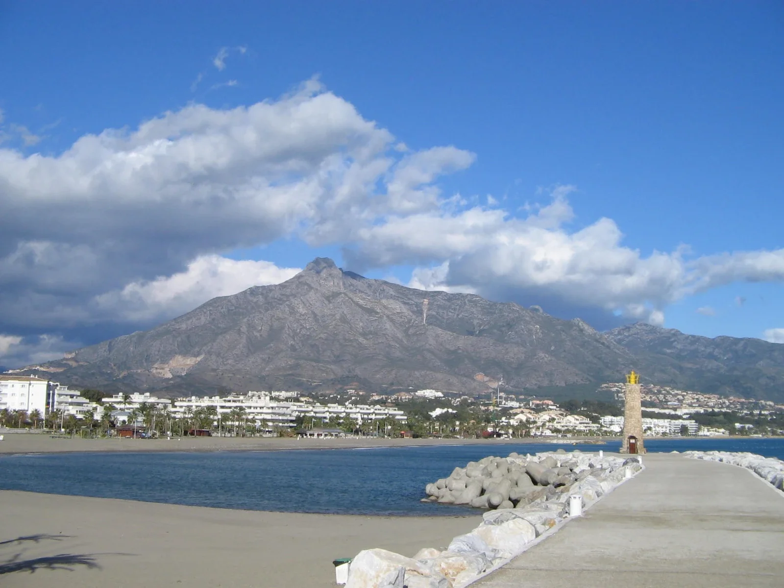İspaniyada turist şəhərində dəhşətli “işgəncə kamerası” aşkarlanıb