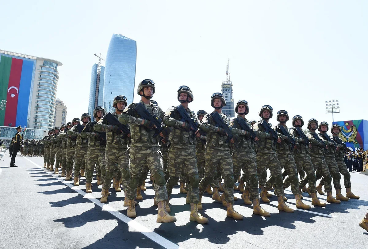 Bir qrup hərbi qulluqçu təltif edilib - SƏRƏNCAM