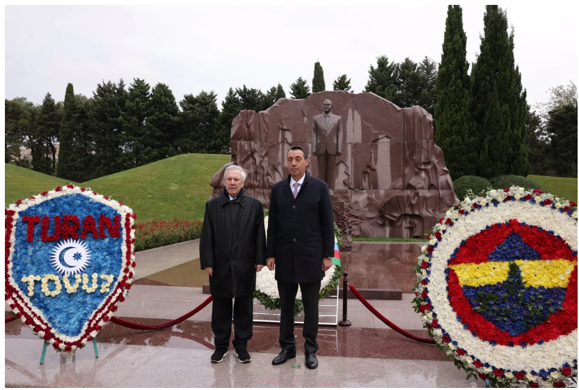 "Fənərbağça"nın nümayəndələri Heydər Əliyevin məzarını və Şəhidlər xiyabanını ziyarət ediblər
