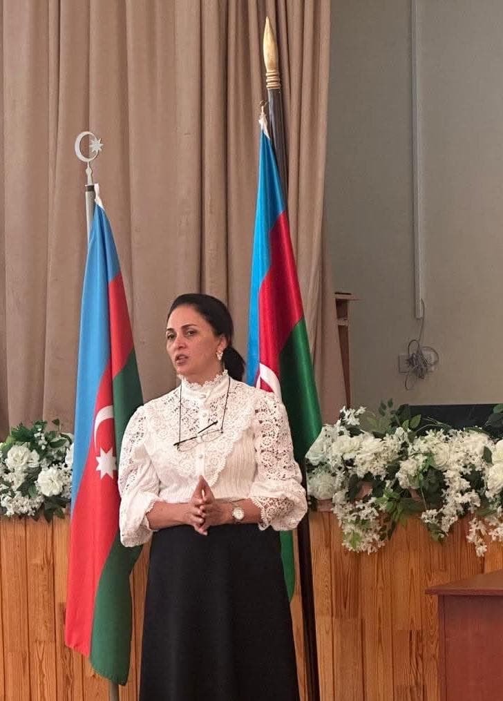 Müəllim olmaq nə deməkdir? Görünməyən fədakarlığın görünən tərəfi