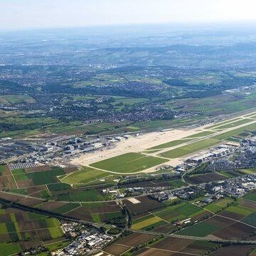 Ştutqart hava limanında bomba təhdidi: təxminən 3 min sərnişin təsirləndi