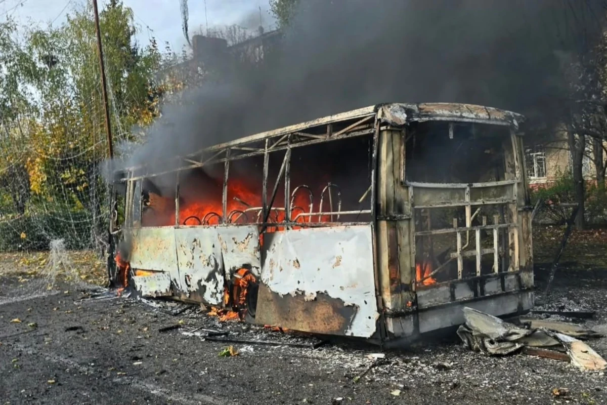 Rusiya ordusu Ukraynada sərnişin avtobusuna zərbə endirib, 30 nəfər ölüb