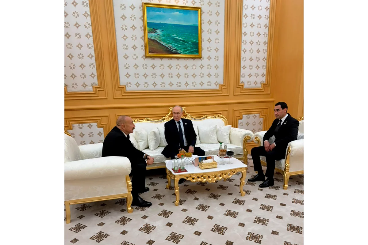 MDB dövlət başçıları görüşü çərçivəsində İlham Əliyev Vladimir Putin və Sərdar Berdiməhəmmədovla görüşüb