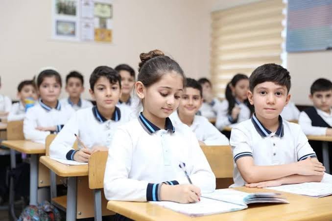 Məktəb geyimi və təhsil mədəniyyəti: milli-mənəvi dəyərlər, bərabərlik və hüquqi məsuliyyət